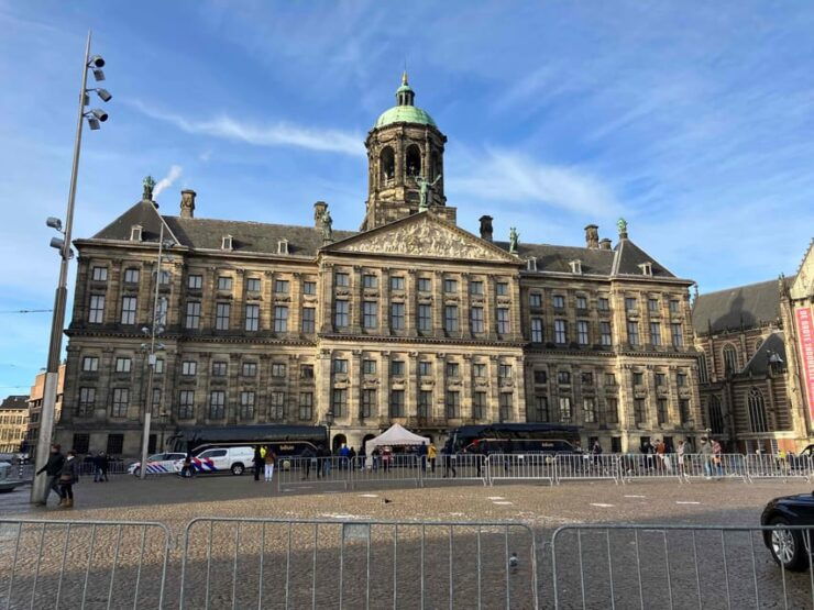 Amsterdam City Tour Guide in Japanese - Itinerary Highlights