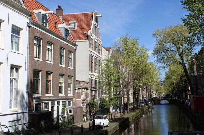 Amsterdam: City walking experience with a local - FAQ