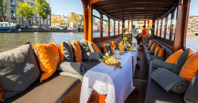 Amsterdam: Classic Boat Cruise With Cheese & Wine Option - Options for the Boat Cruise
