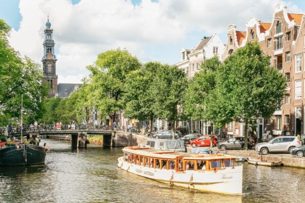 Amsterdam: Classic Boat Cruise With Cheese & Wine Option - Common Questions