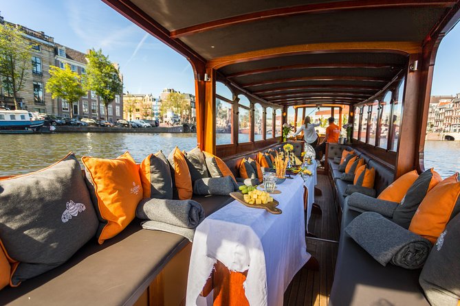 Amsterdam Classic Boat Cruise With Live Guide, Drinks and Cheese - Tour Itinerary