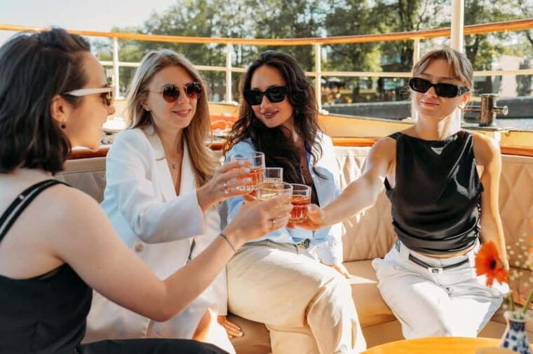 Amsterdam: Classic Boat Cruise with Optional Cheese & Wine - Practical Details and Tips  