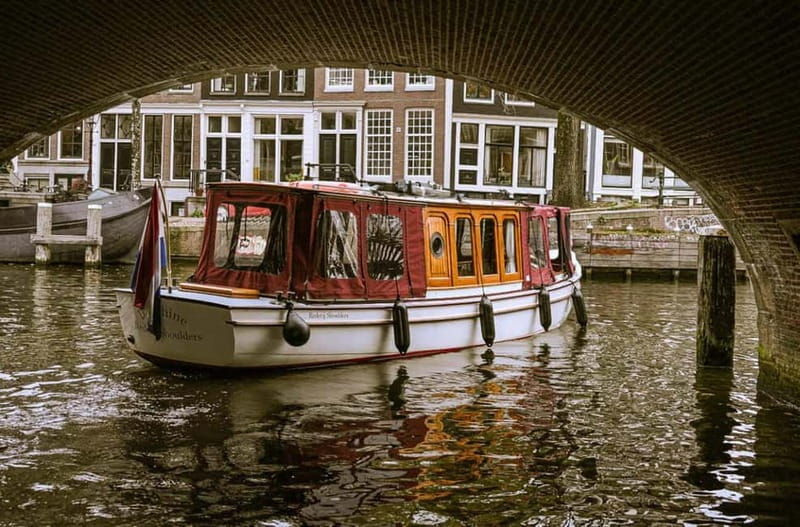 Amsterdam Daytime Boat Private Canal Cruise Tour With Guide - Good To Know