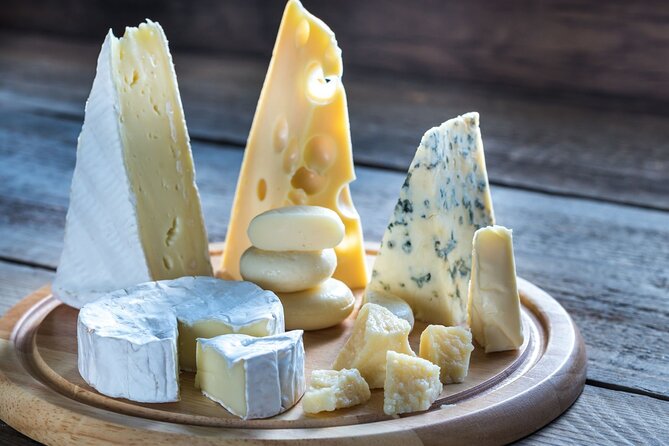 Amsterdam: Daytrip to Zaanse Schans, Edam, Volendam & Marken - Discovering Marken: A Charming Island