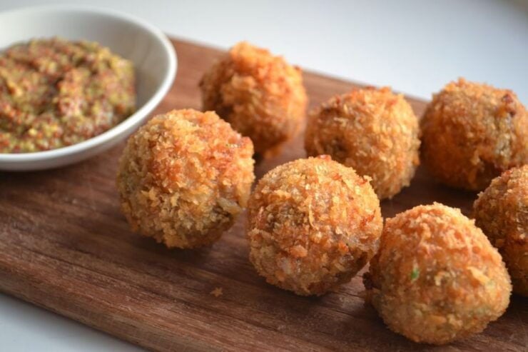 Amsterdam: Dutch Bitterballen and Croquette Tasting - Historical Restaurant in Monumental Building