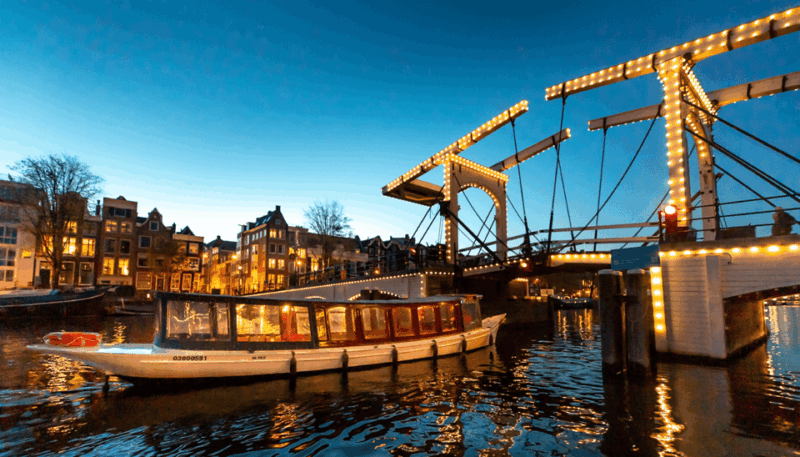 Amsterdam: Evening Canal Cruise with (Open) Bar on Board - Why This Tour Stands Out