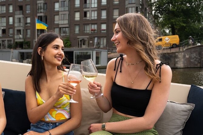 Amsterdam: Evening Canal Cruise With Optional Open Bar - Positive Reviews and Customer Feedback