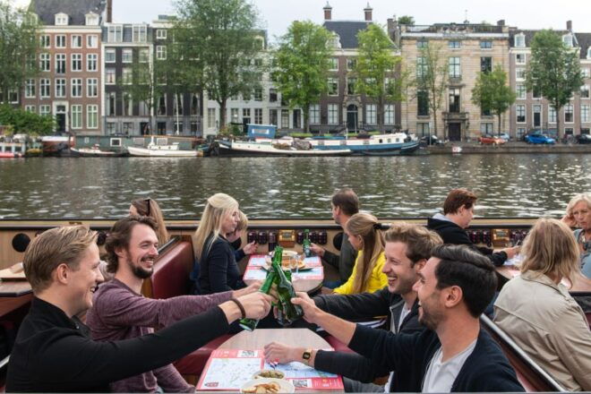 Amsterdam: Evening Canal Cruise With Pizza and Drinks - Full Description