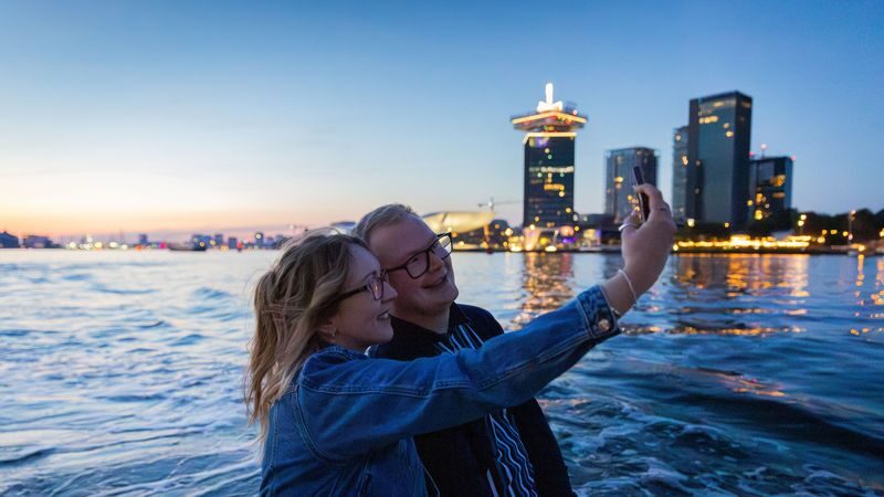 Amsterdam Evening Canal Cruise with Snackbox - The essentials at a glance