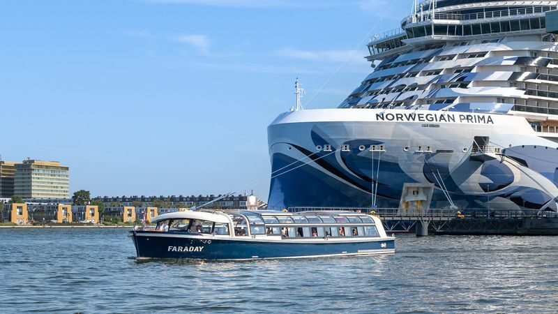 Amsterdam Evening Canal Cruise with Snackbox - The 90-minute route and what to expect