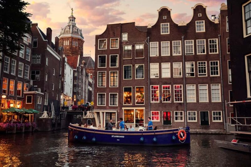 Amsterdam: Evening Canal Cruise With Unlimited Drinks Option - Good To Know