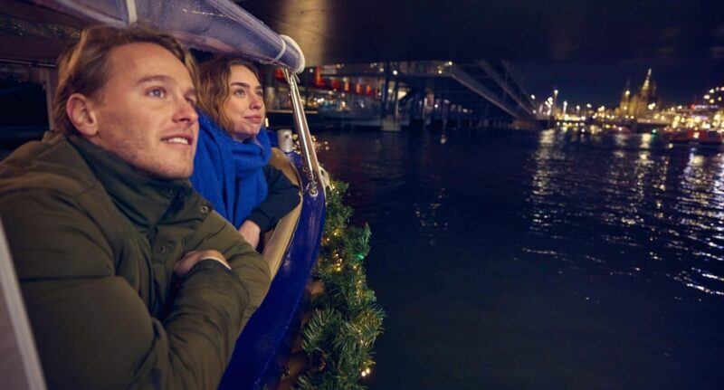 Amsterdam: Evening Canal Cruise With Unlimited Drinks Option - Drinks and Atmosphere