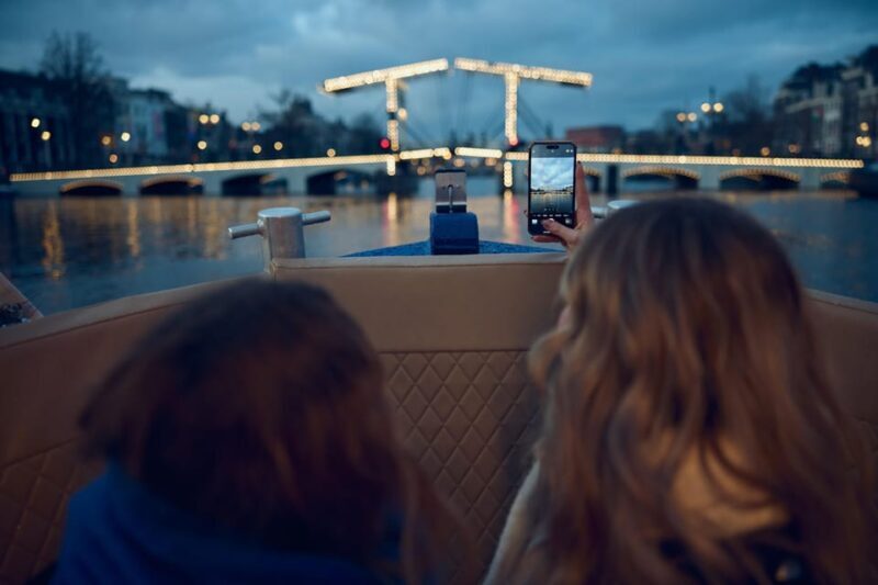 Amsterdam: Evening Canal Cruise With Unlimited Drinks Option - What Reviewers Love Most