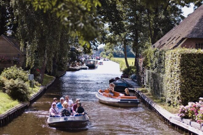 Amsterdam: Explore Giethoorn in a Private Tour With Driver - Tour Highlights