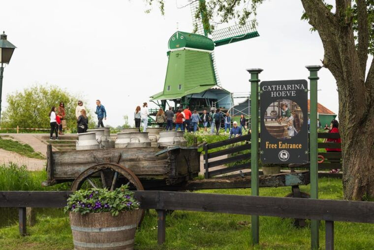 Amsterdam: Explore Zaanse Schans: Half-Day Luxury Coach Trip - Value and Cost