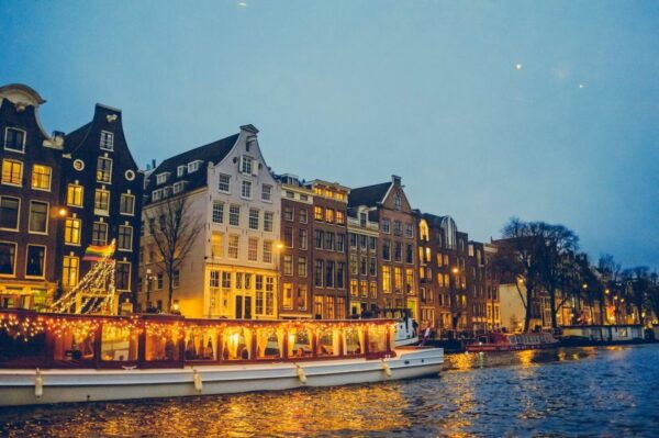 Amsterdam: Festival of Lights Canal Cruise - The Sum Up