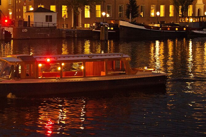 Amsterdam Festival of Lights Cruise by Captain Dave - Captain Daves Knowledge and Multilingual Experience
