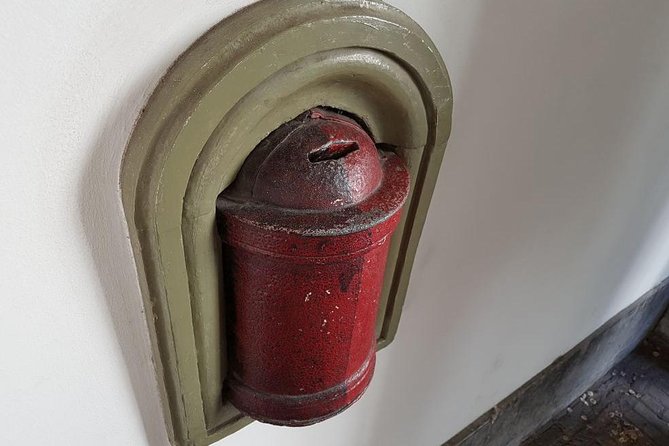 Amsterdam Financial Tour: Banks, Vaults and Nazi Gold - Historical Amsterdams Financial Position