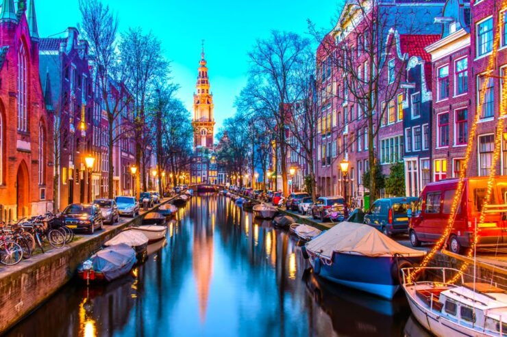 Amsterdam: First Discovery Walk and Reading Walking Tour - Experience