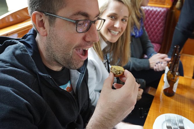 Amsterdam Food & Canals Tour With Eating Europe - Canal Cruise Experience