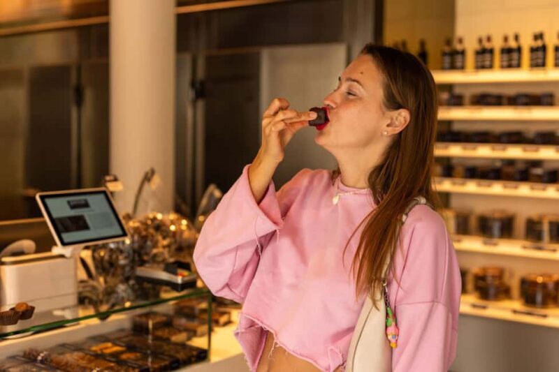 Amsterdam: Food Tour with Drinks by Spui, Canals and Jordaan - Good To Know