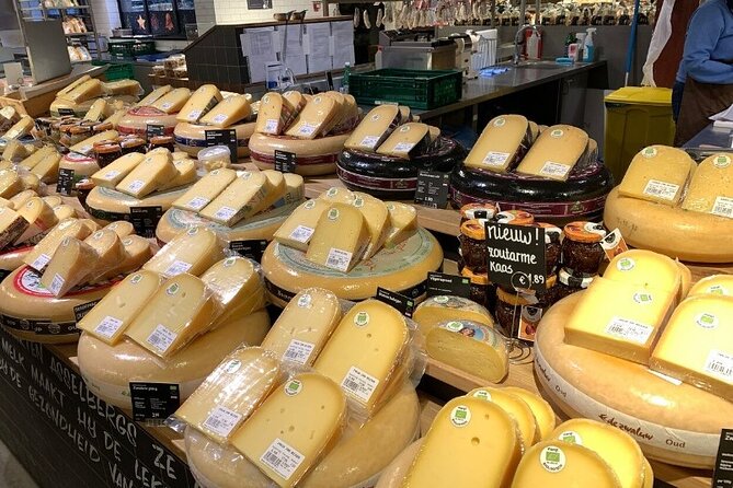 Amsterdam Food Tour With Sweet and Savory Dutch Street Foods - Must-Try Dutch Street Foods for Foodies in Amsterdam