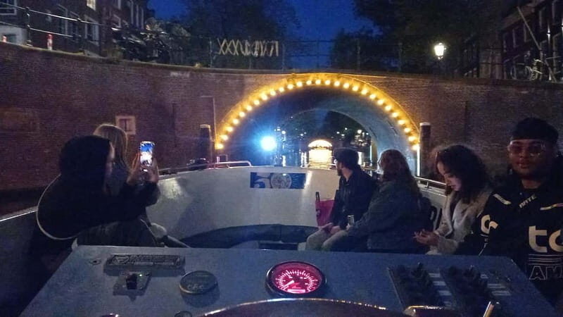 Amsterdam: Friendly 420 Smoking Sunset Cruise - FAQ