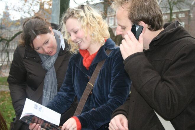 Amsterdam: Game of the Goose on WhatsApp With Remote Guide - Game Instructions