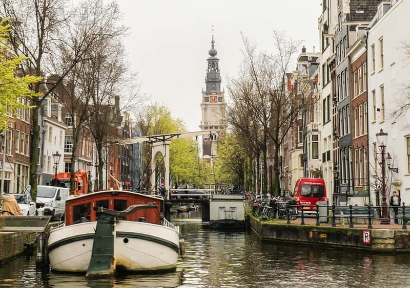 Amsterdam: German Canal Cruise with Unlimited Drinks Option - Who Should Consider This Tour?