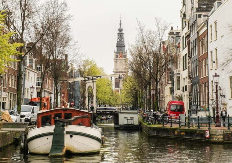 Amsterdam: German Canal Cruise with Unlimited Drinks Option - The Sum Up