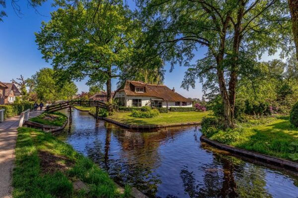 Amsterdam: Giethoorn and Zaanse Schans Day Trip With Guide - Booking and Reserving the Tour