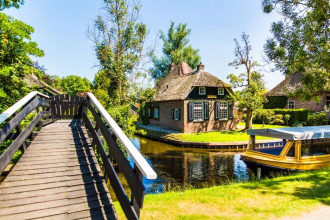 Amsterdam: Giethoorn Day Trip With Boat Tour - Full Description