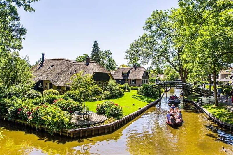 Amsterdam: Giethoorn Tour with Boat Ride & Afsluitdijk Visit - Good To Know