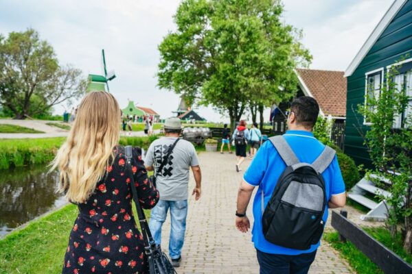 Amsterdam: Giethoorn, Volendam, and Zaanse Schans Tour - Common Questions