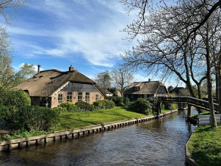 Amsterdam: Giethoorn, Zaanse Schans Tour With Small Group - Immersive Experiences