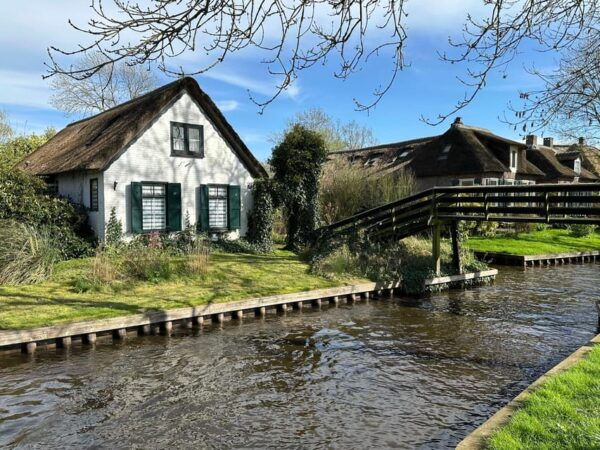 Amsterdam: Giethoorn, Zaanse Schans Tour With Small Group - Practical Considerations