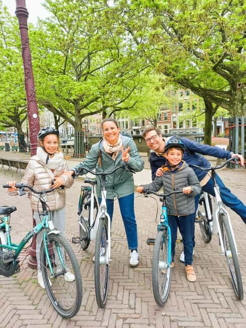 Amsterdam: Guided bike tour in French off the beaten track - Exploring Amsterdam on Two Wheels: A Guided Bike Tour in French Off the Beaten Path