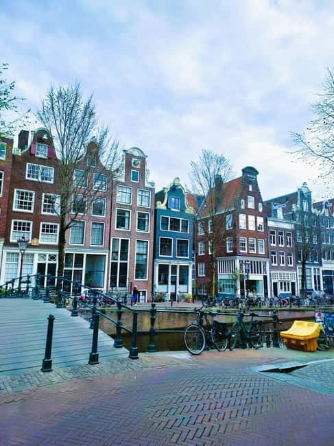 Amsterdam: Guided bike tour in French off the beaten track - Who Will Love This Tour?