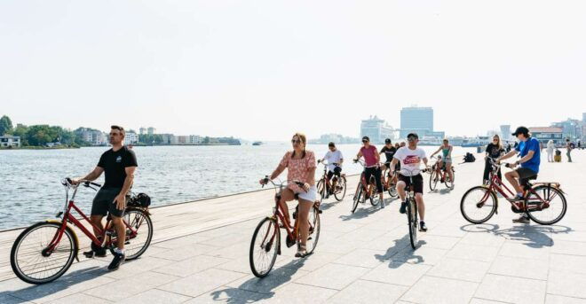 Amsterdam: Guided Bike Tour of Central Amsterdam - Full Description