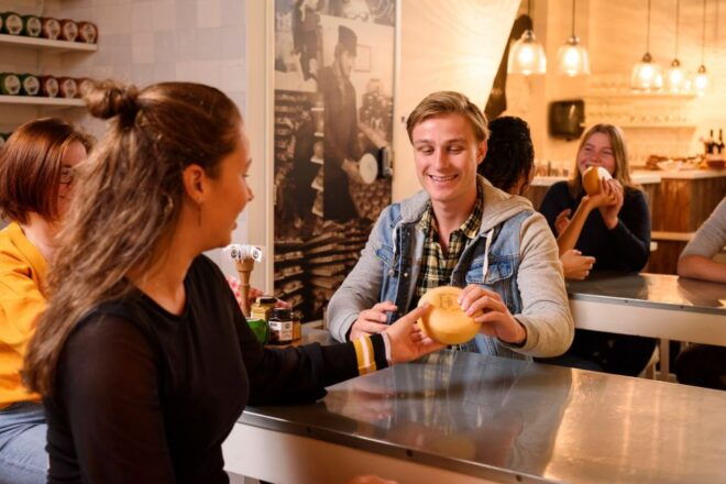 Amsterdam: Henri Willig Cheese Tasting Experience - Reservation and Payment Options