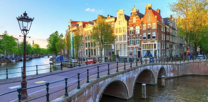 Amsterdam Hidden Gems: City Tour with an art historian - FAQs