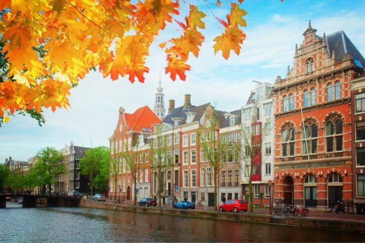 Amsterdam: Highlights Self-Guided Scavenger Hunt & City Tour - Experience