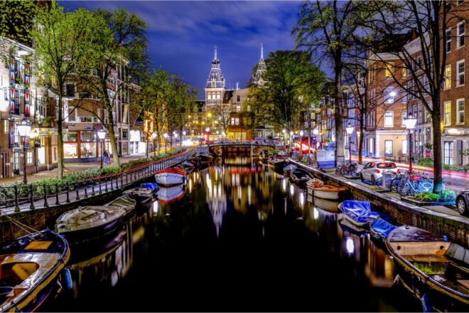 Amsterdam: Highlights Self-Guided Scavenger Hunt & City Tour - Important Information