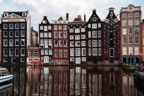 Amsterdam: Highlights Self-Guided Scavenger Hunt & City Tour - Transportation