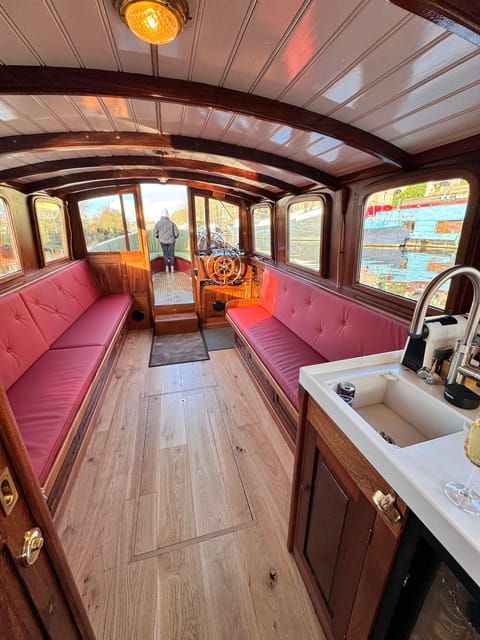 Amsterdam: Historic Boat Cruise with open bar and nibbles - Why This Tour Is Worth Considering