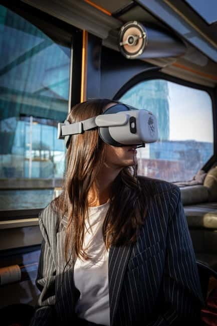 Amsterdam: Historic Virtual Reality Boat Tour - The Sum Up