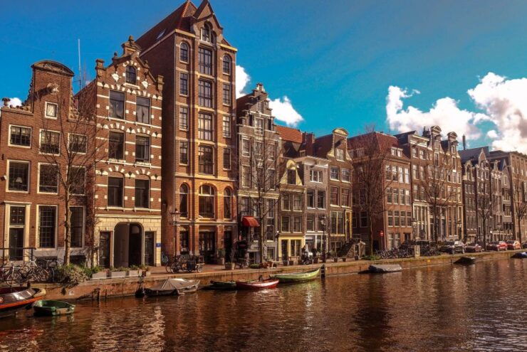 Amsterdam: Historic Walking Tour - Experience