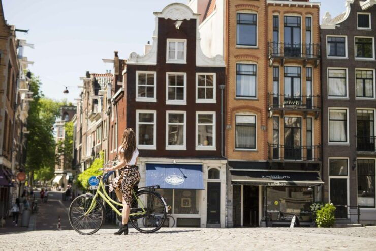 Amsterdam: Instagram Scenic Photo Spots & Moco Museum Tour - Free Cancellation and Flexible Booking Options
