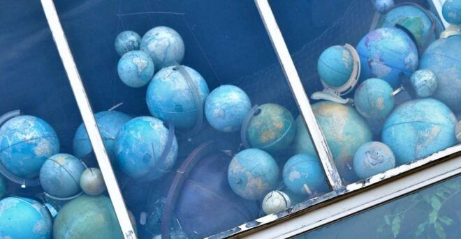 Amsterdam: Interactive Self-Guided City Exploration Game - The Sum Up