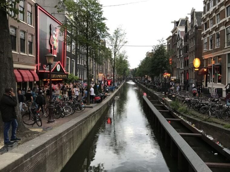 Amsterdam: Introduction walking tour - The Sum Up